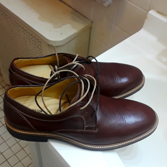 New Johnston &Murphy mens sz 11 brown dress shoes